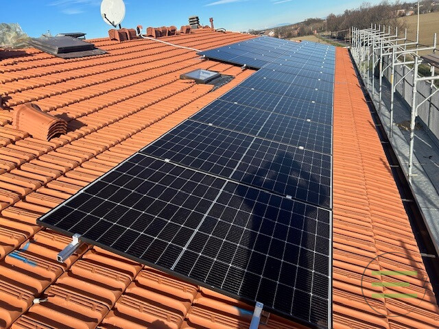 impianto-fotovoltaico-da-32-moduli-a-modena