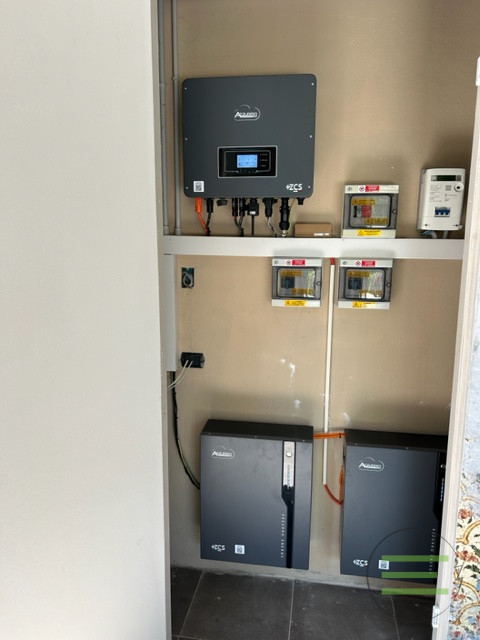 sistema-di-accumulo-fotovoltaico-da-10-kwh-a-montalto-re